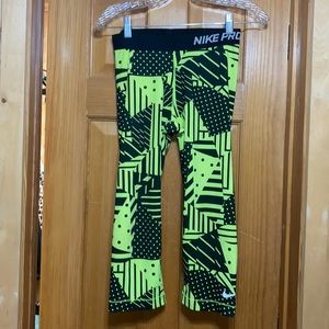 Nike Pro cropped leggings! Size medium!